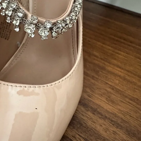 BCBGeneration shoes - Picture 2 of 6